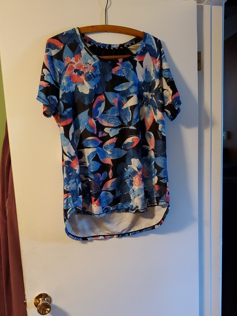 Nola Size x (1X) Floral Short-Sleeve Hi-Low Shirt